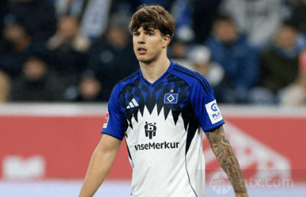 拜仁慕尼黑锁定汉堡后卫，热刺转会悬念重重！